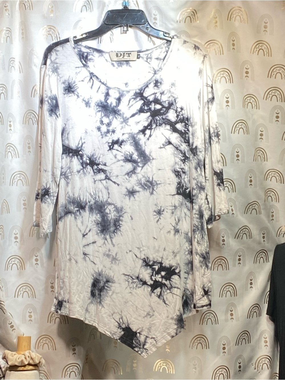 DJT Black & White Tie-Dye Scoop Neck Tunic
